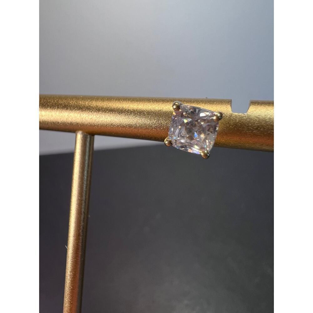 10k yellow gold princess cut cubic zirconia stud earrings - Picture 2 of 9